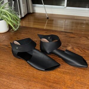 Source Unknown Women's Sandals/ Black